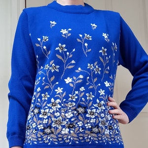 Vintage Woman&#39;s 90s Blue Floral Oversized Jumper Size S/M