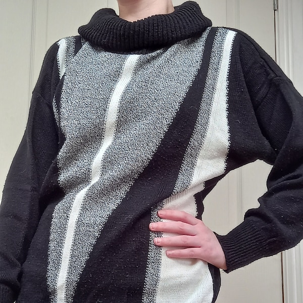 Vintage Womens 80s Oversized Striped Grey Black Turtleneck Jumper Size M