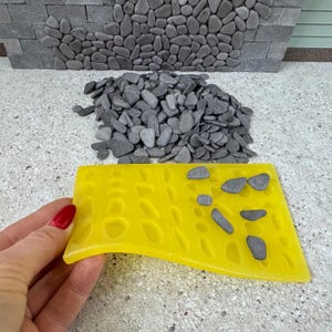 Mini Bricks Silicone Mold: 1/12 Scale Dollhouse Accessories