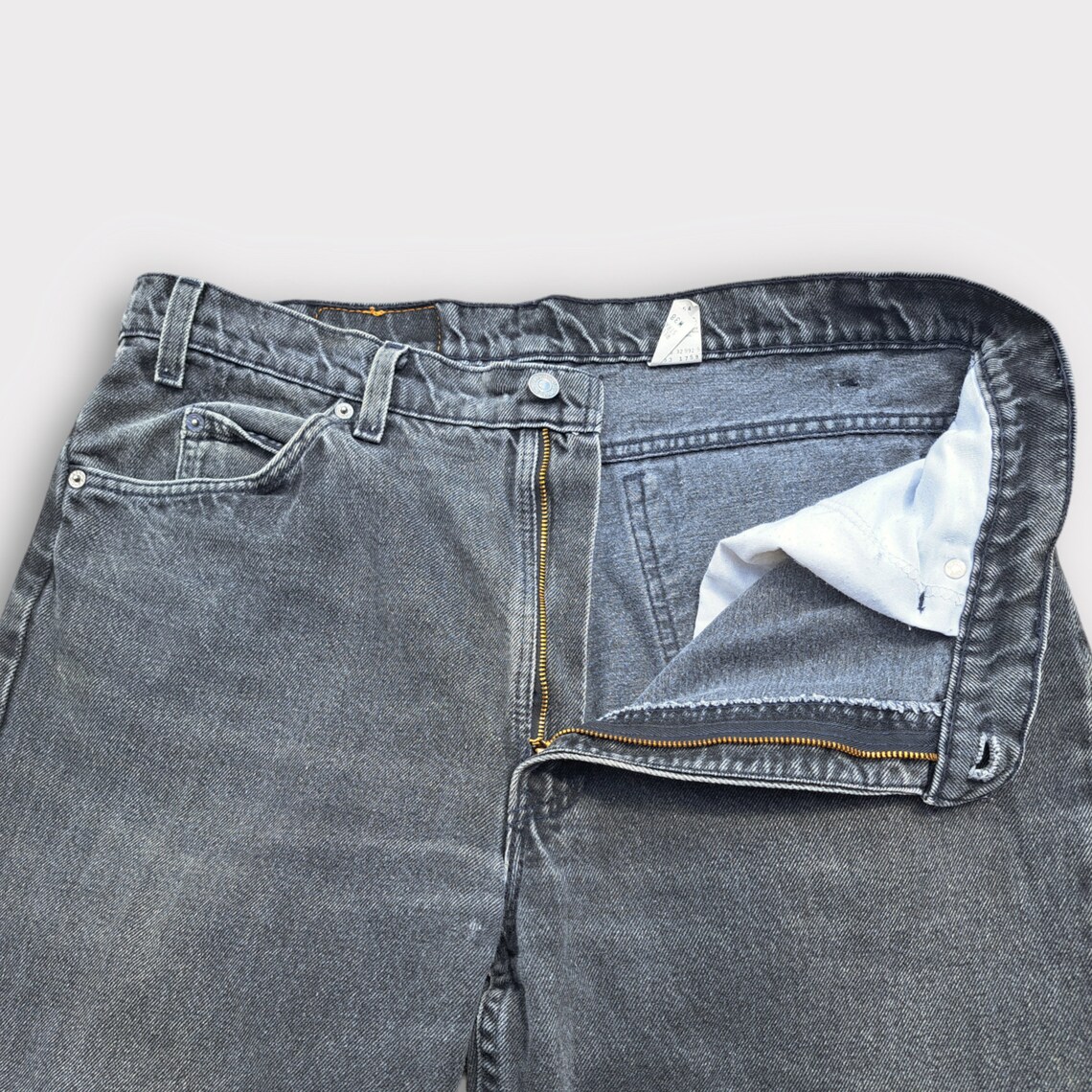 Levis 553 jeans nero white tab vintage 90S gamba dritta relaxed fit fatto in Usa datato 1996 w.38 l.30, foto 4 di 5