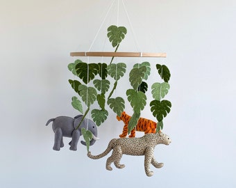 Safari baby mobile, African nursery decor, mobile with leopard, elephant and tiger, neutral cot nursery mobile, animals baby boy mobile
