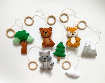 Woodland baby gym, baby play gym, baby gym toys with squirrel, enote and bear, baby play toys hanging, woodland nursery, sensory toy