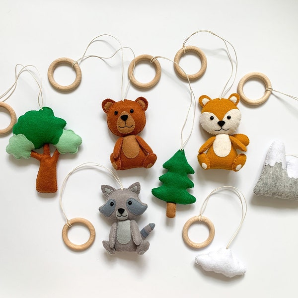 Woodland baby gym, baby play gym, baby gym toys with squirrel, enote and bear, baby play toys hanging, woodland nursery, sensory toy