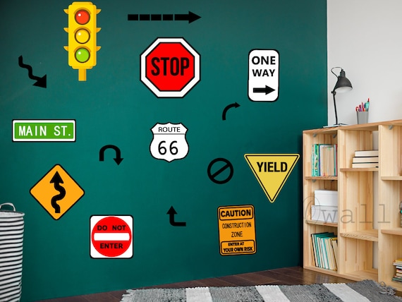 Vista destra del mockup del cartello stradale chiuso in legno | PSD Premium