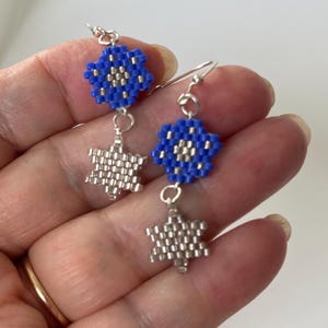 Small Star of David earrings, hand-beaded blue flowers, Jewish earrings, original design, modern Jewish birthday gift, super delicate
