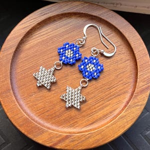 Small Star of David earrings, hand-beaded blue flowers, Jewish earrings, original design, modern Jewish birthday gift, super delicate