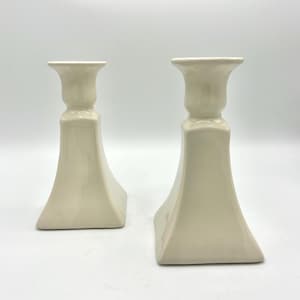 Vintage Royal Haeger krämiga, vitvita keramiska ljusstakar, par 15 cm