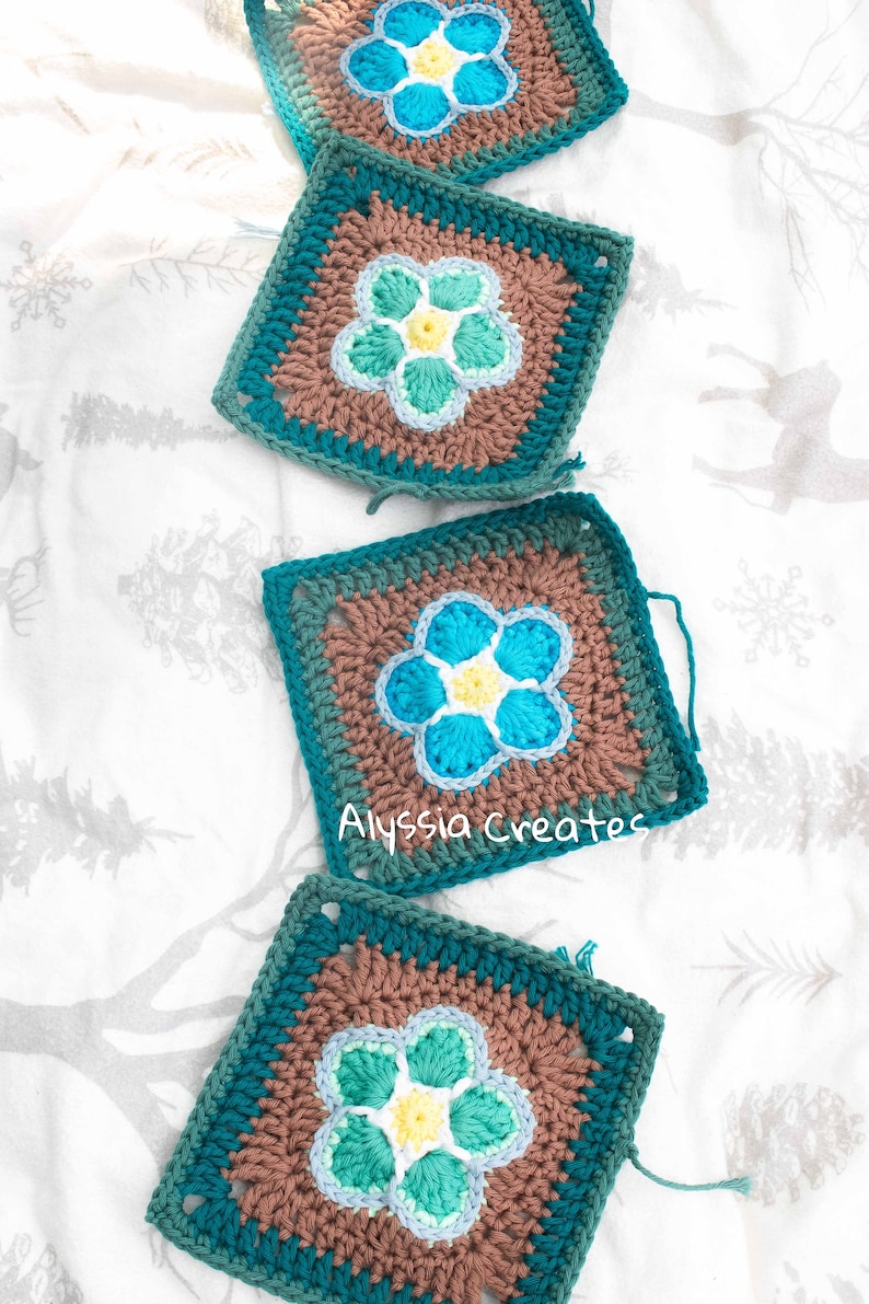 Forget Me Not Flower Granny Square Crochet PDF PATTERN - Intermediate (English) image 2