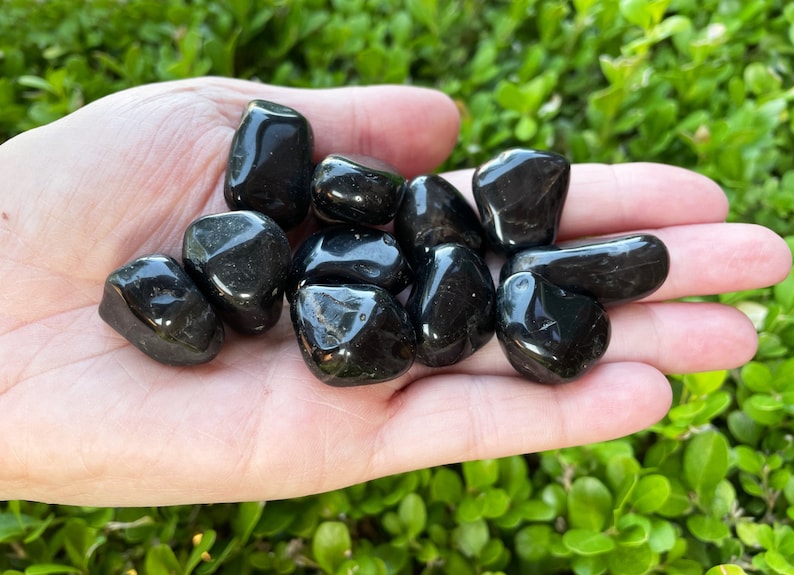 Onyx Grade A Tumbled Stones, 18-25mm Small Natural Onyx, Onyx, Black Onyx Crystal, Authentic Onyx image 2