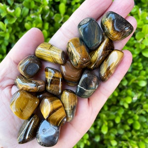 Tiger&#39;s Eye &quot;Grade A&quot; Tumbled Stones, 18-25mm Small Tiger Eye Pebbles, Tiger&#39;s Eye, Tiger&#39;s Eye Crystal, Authentic Tiger&#39;s Eye Crystals