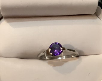 Lovely amethyst ring, set in silver band size 6.5