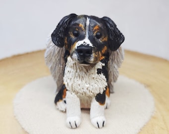 Hunde-Gedenkfigur. Hund mit Engelsflügeln. Tonmodell deines geliebten Hundes mit Engelsflügeln. Regenbogenbrücke-Denkmal.