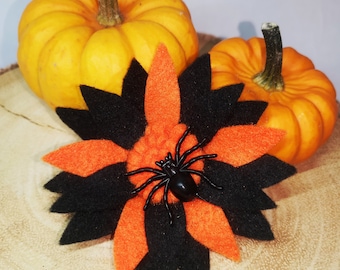 Unheimlicher oranger schwarzer Halloween Spinnen Zaum oder Mähne/Schwanz Anhänger, Halloween Mähne Anhänger, Zaumzeug Accessoire für den Reiter