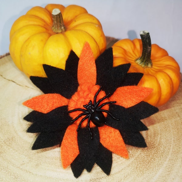 Unheimlicher oranger schwarzer Halloween Spinnen Zaum oder Mähne/Schwanz Anhänger, Halloween Mähne Anhänger, Zaumzeug Accessoire für den Reiter