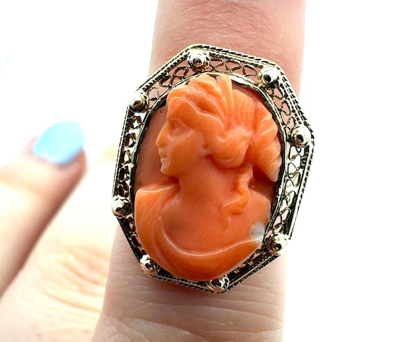 Antique Style 10K Yellow Gold Coral Cameo Antique Ring