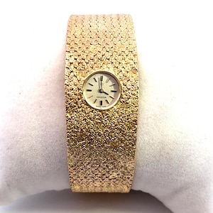 Vintage Ladies Omega 9K Solid Gold Manual Mechanical Dress Watch