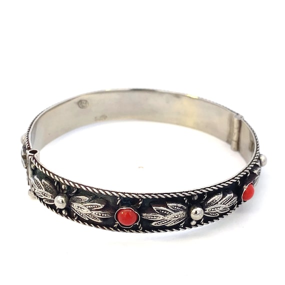 Sterling Silver Native American Red Coral Hinged B