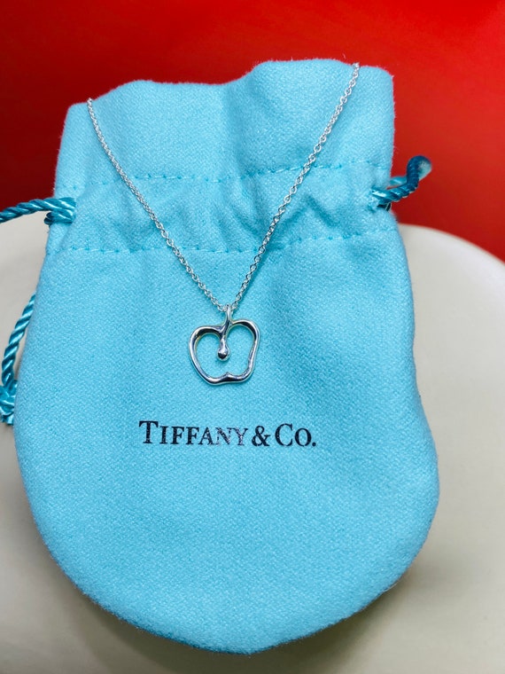 Vintage Pre-owned Tiffany & Co Elsa Peretti Apple Pendant on