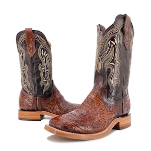 Men&#39;s Bulldog Hand Tooled Boots - Aztec Calendar Bitone