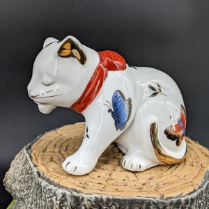 Hand Painted Vintage Porcelain Cat with Butterflies 4&#39;&#39; by 6&#39;&#39;