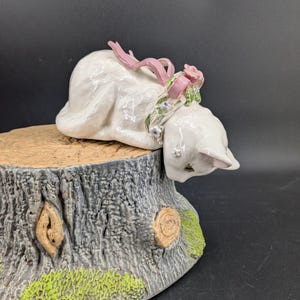 Vintage Ceramic Curious White Peeking Cat Shelf Sitter Statue 7&#39;&#39;