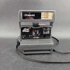 Vintage Polaroid 600 One Step Close Up Instant Camera Flash Works