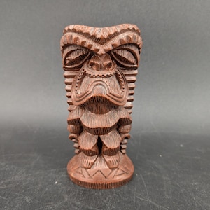 Small Vintage Resin Coco Joe&#39;s Tiki Statue 3 3/4&#39;&#39; Made in Hawaii
