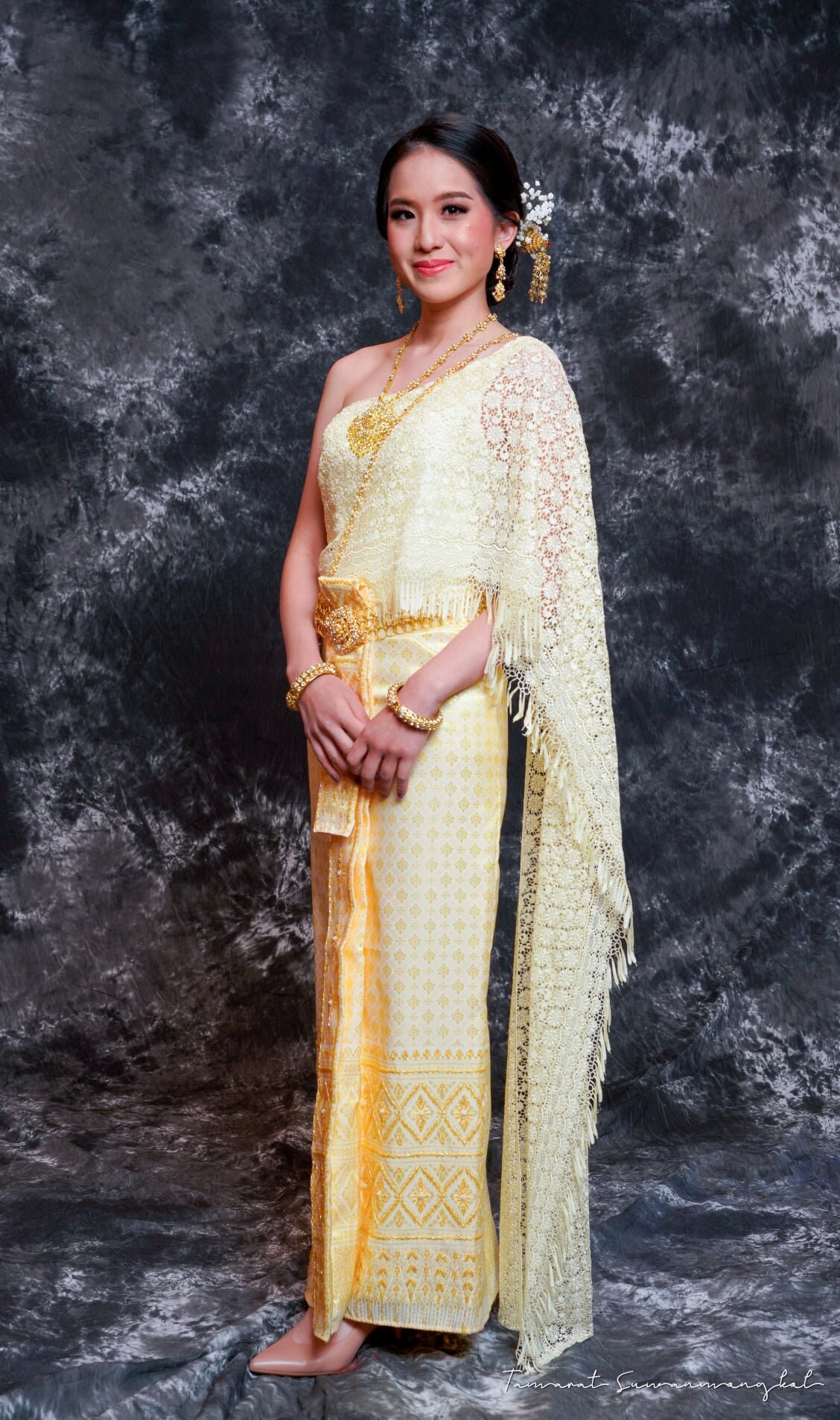 Traditional Thai Wedding Dress, Gold Wedding Dress, Lace Wedding Dress -  Etsy