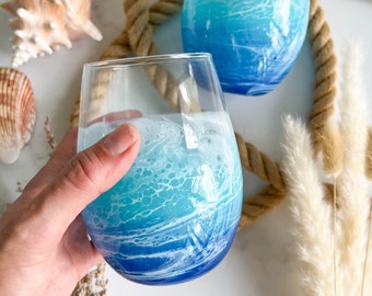 Ocean Waves Weingläser | Einweihungsparty Geschenk | Epoxidharz Ozean | Hochzeitsgeschenk | Strand-Liebhaber-Weingläser | Küsten Dekor