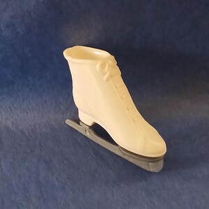 Vintage Barbie Doll Skate - ONE White Skate - "Ice Breakers" #942 Outfit, 1962 Barbie Ice Skating, One Skate for Barbie, Mint,  NO DOLL