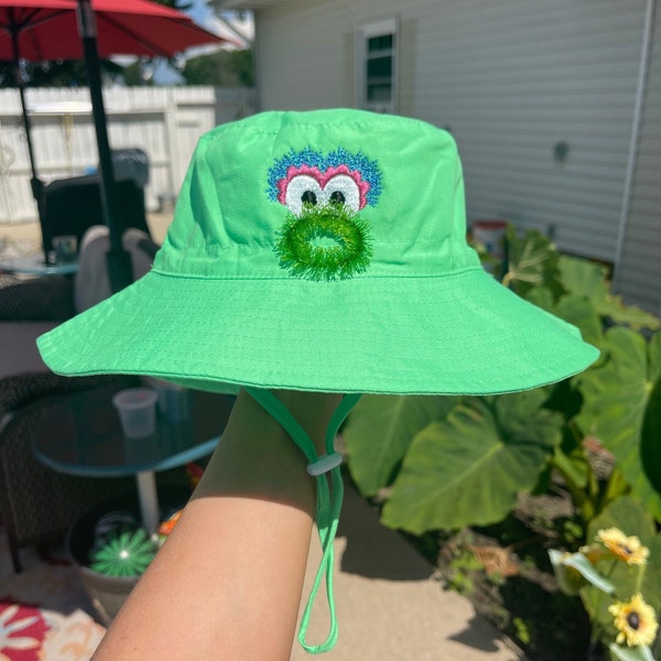 biggest Phan bucket hat - embroidered