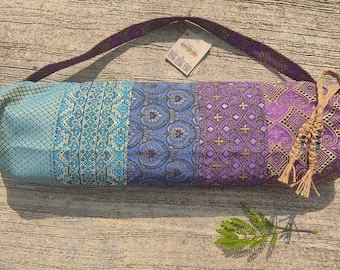 Sac pour tapis de yoga | Sac de yoga hippie | Cadeau pour Yogi | Sac de yoga bohème | Sac de yoga violet et bleu | Sac de yoga fait main en patchwork à motifs multiples