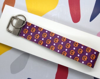 Pumpkins and Stars Wristlet Keychain, Purple Halloween Wrist Lanyard