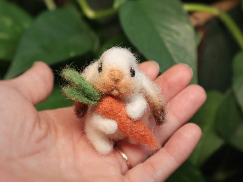 Needle Felted Lop Eared Bunny, Cottontail Rabbit, Little Bunnyrabbit, Gift for animal lover Bunny with carrot