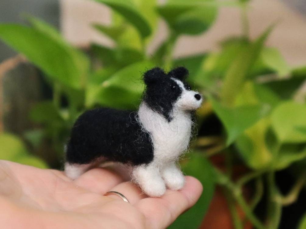 Needle Felted Border Collie Miniature: Handmade Wool Dollhouse Dog