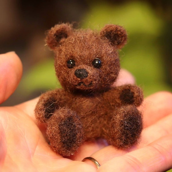Ours feutré à l'aiguille, animal miniature, ornement, cadeau pour amoureux des animaux