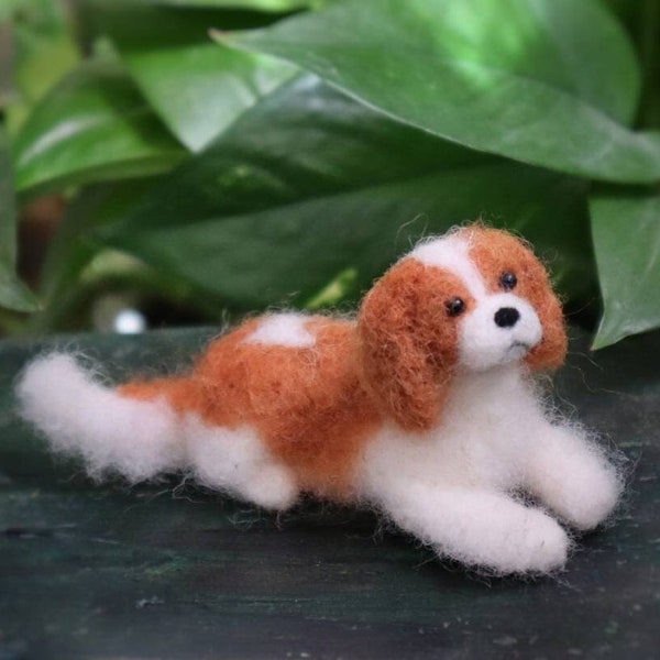 Cavalier King Charles Spaniel feutré à l'aiguille, chien feutré à l'aiguille, fait main, animal feutré à l'aiguille, cadeau pour les amoureux des animaux