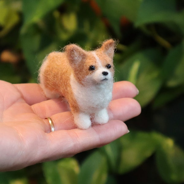 Needle Felted Corgi, Dollhouse Miniature, Felt dog, Gift for animal lover