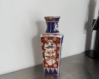 Vintage Large Japanese Gold Imari Hand Painted Classic Vase with Floral Motif | Collectable Porcelain