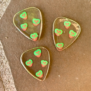 Poison Apple Guitar Pick, Snow White Themed Guitar picks, evil queen guitar pick, Halloween musical picks, resin pick