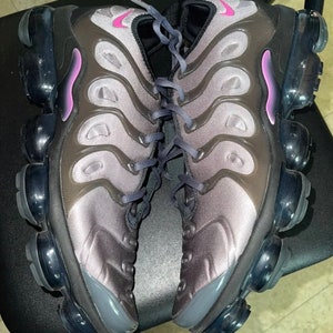 nike air vapormax plus active fuchsia