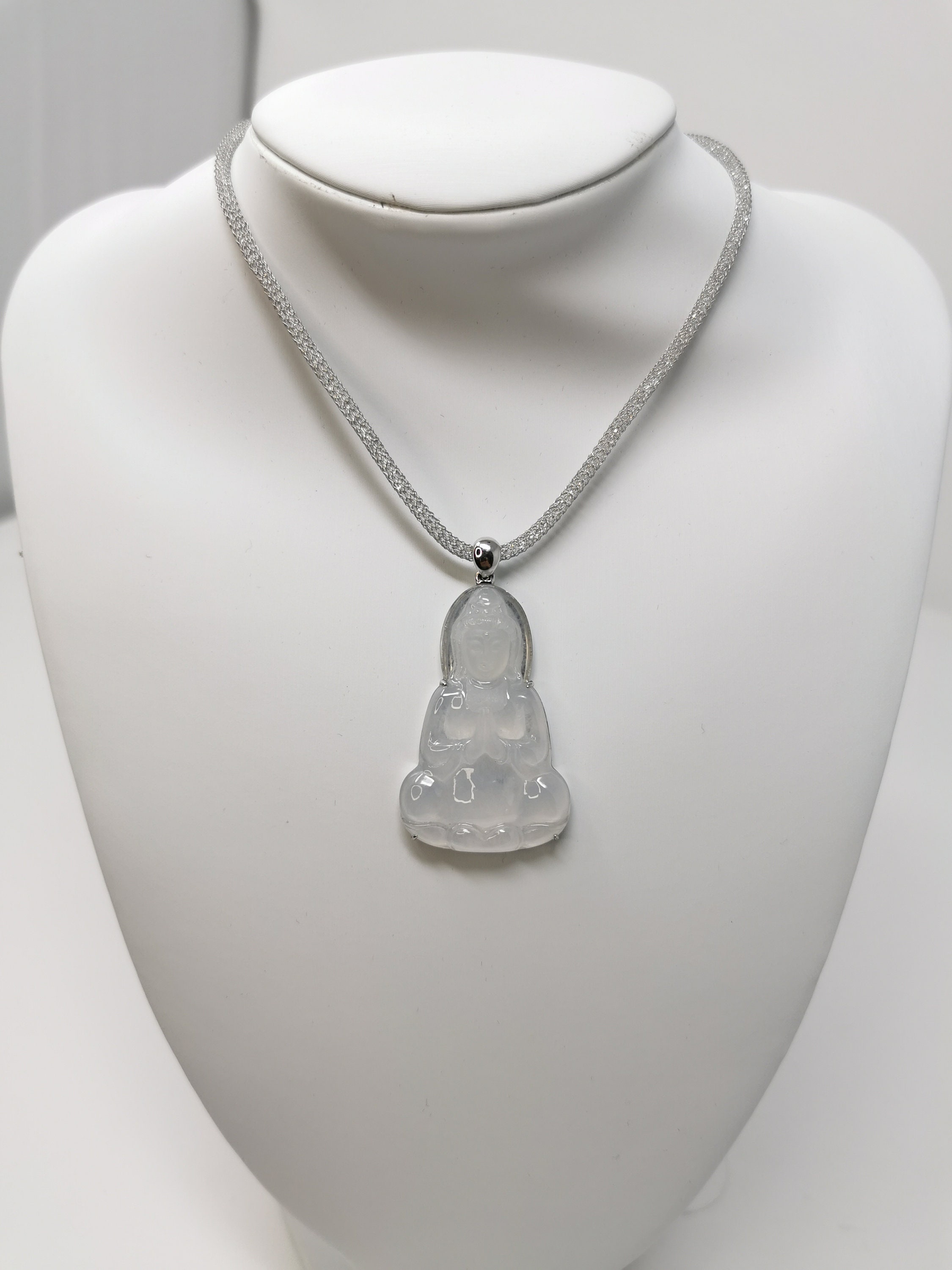 Platinum pendant hotsell price