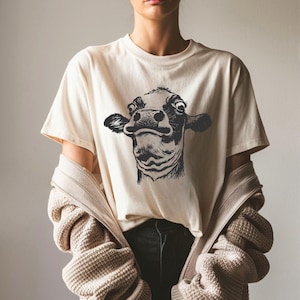 Funny Cow T-Shirt, Cow Selfie T-Shirt, Cow Shirt, Farm Love, Gift for Farmer, Cow Makes Selfie Face, Funny Animal Shirt