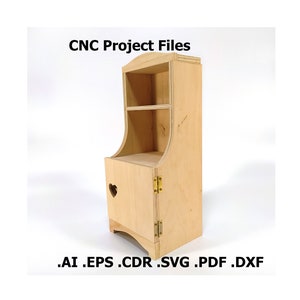 Könnte beinhalten: CNC-Projektdateien für einen kleinen Holzschrank mit einem Regal, einer Schublade mit einem herzförmigen Ausschnitt und Scharnieren. Der Schrank ist aus hellem Holz und hat eine abgerundete Oberseite.