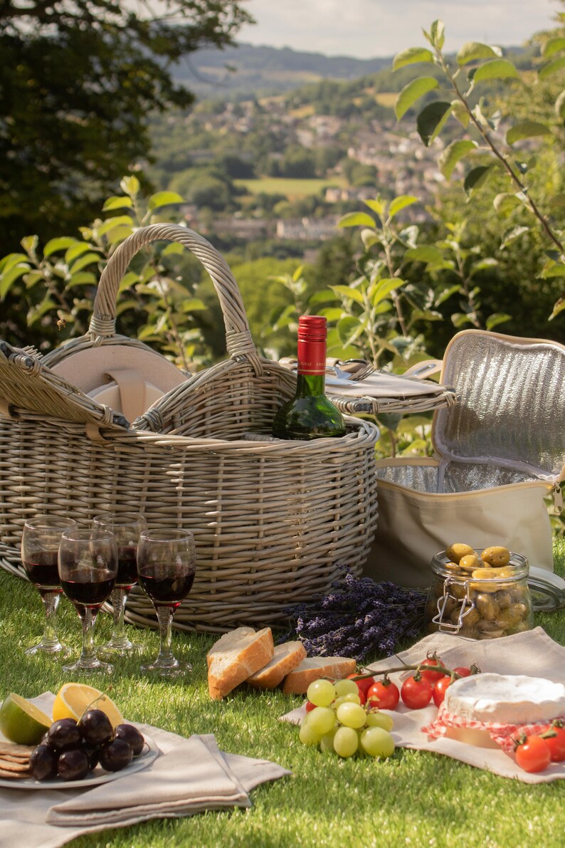 REDUCED Luxury Picnic Basket for 4 INCLUDES Cooler Bag Etsy UK