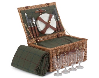 NEW 4-person picnic hamper INCLUDES matching soft green tweed waterproofed-underside blanket