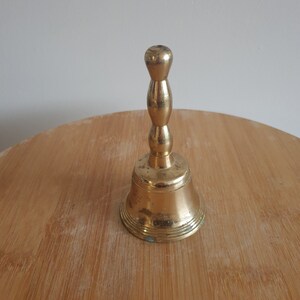 Vintage Brass Bell. Solid Brass Bell. Decorative Hand Brass Bell. Desk Bell. Gift. Unique bild 5