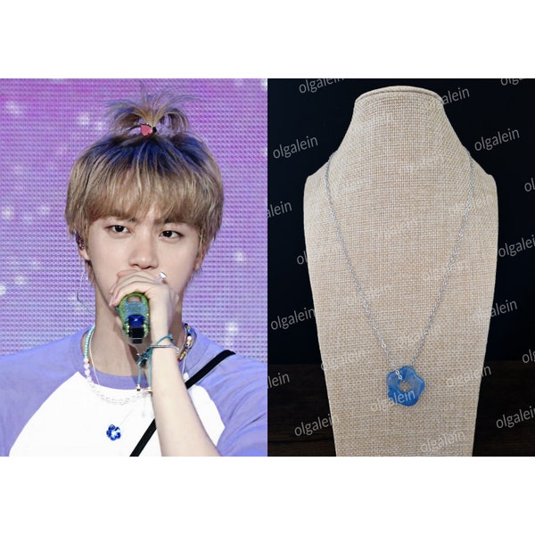 BTS Sowoozoo Jin geïnspireerd blauwe bloem charme hanger ketting ketting Blumen Anhänger Kette Blau Kpop stijl cosplay