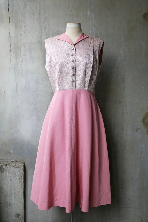 1950s 1960s pink floral taffeta sleeveless dress - image 2