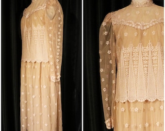 1970s 1980s two-pieces beige embroidered flower prints lace puffed sleeves blouse & skirt dress set